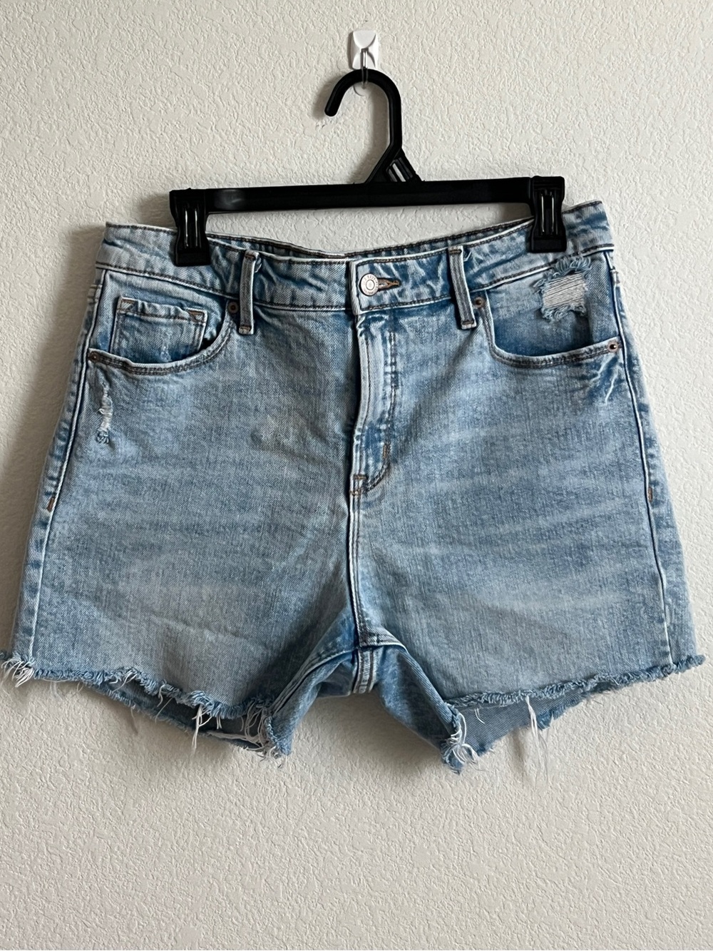 Old navy women’s 14 Light Blue Denim Cutoff Shorts